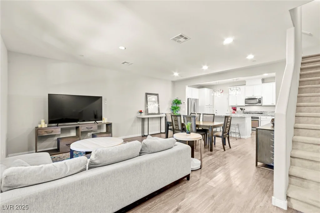 160 Lomita Heights, Las Vegas, NV 89138