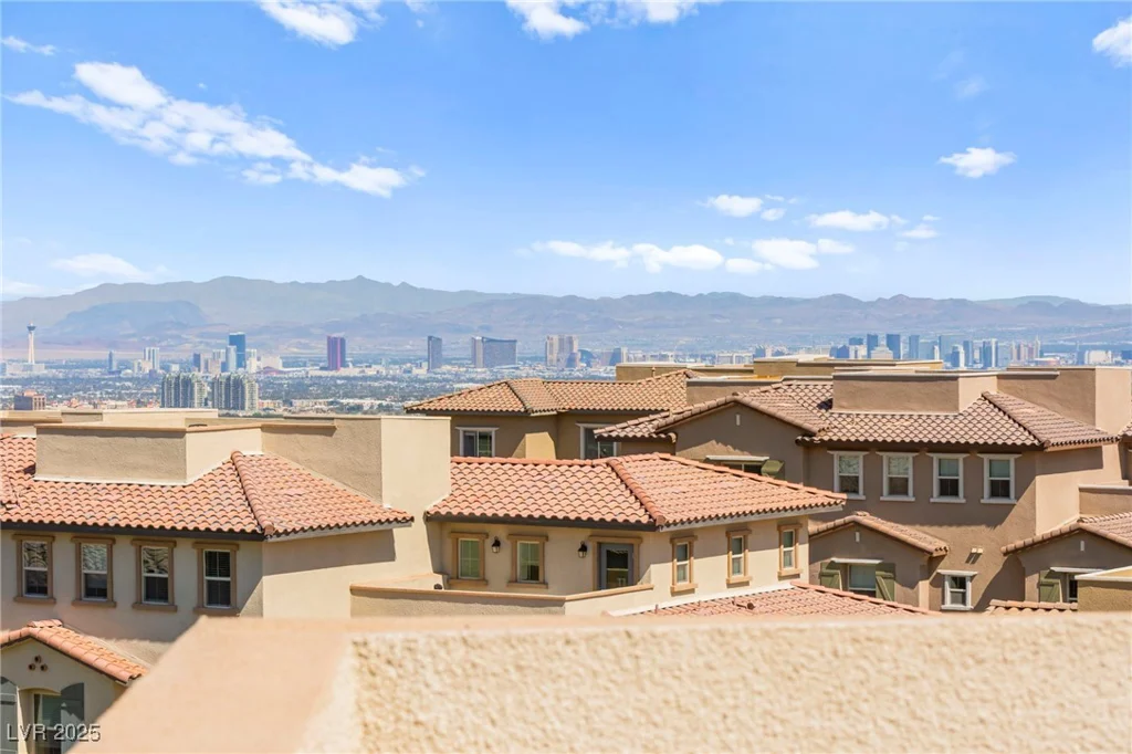 160 Lomita Heights, Las Vegas, NV 89138