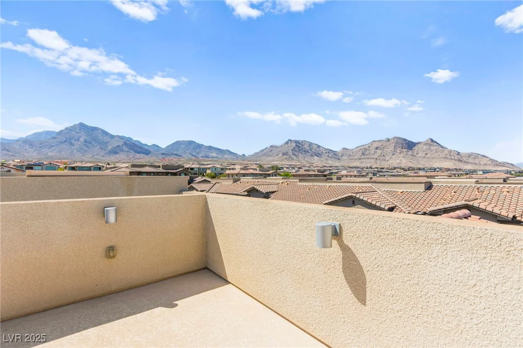 160 Lomita Heights, Las Vegas, NV 89138