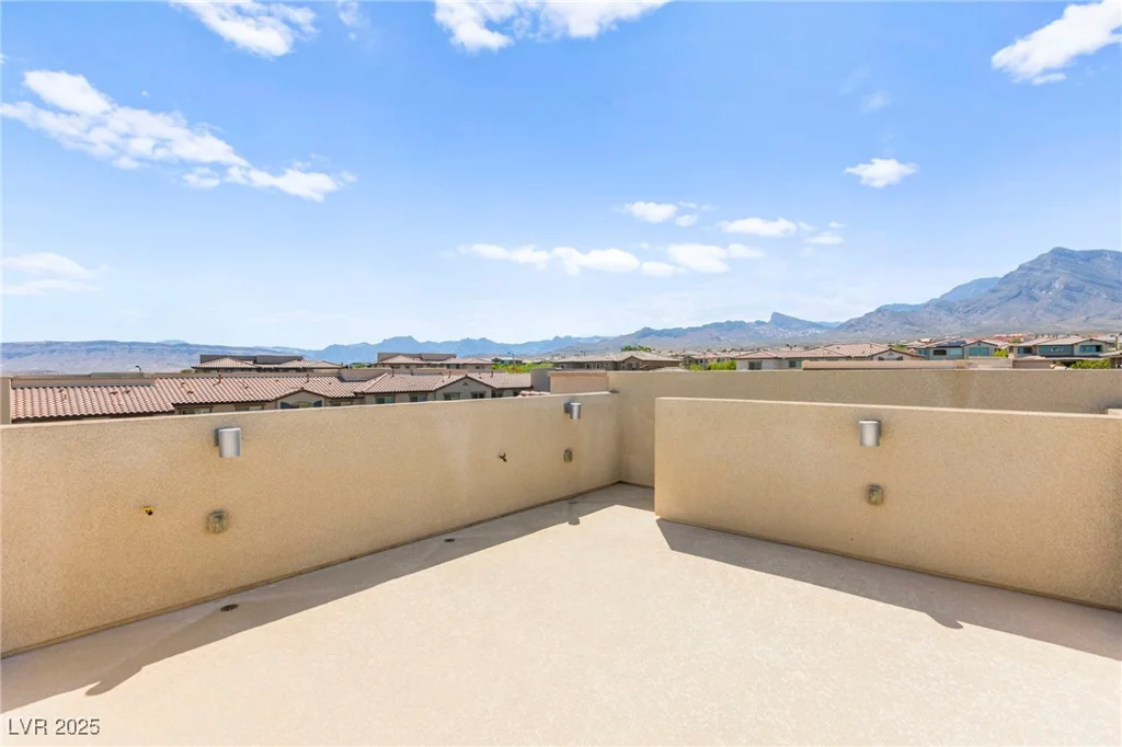 160 Lomita Heights, Las Vegas, NV 89138