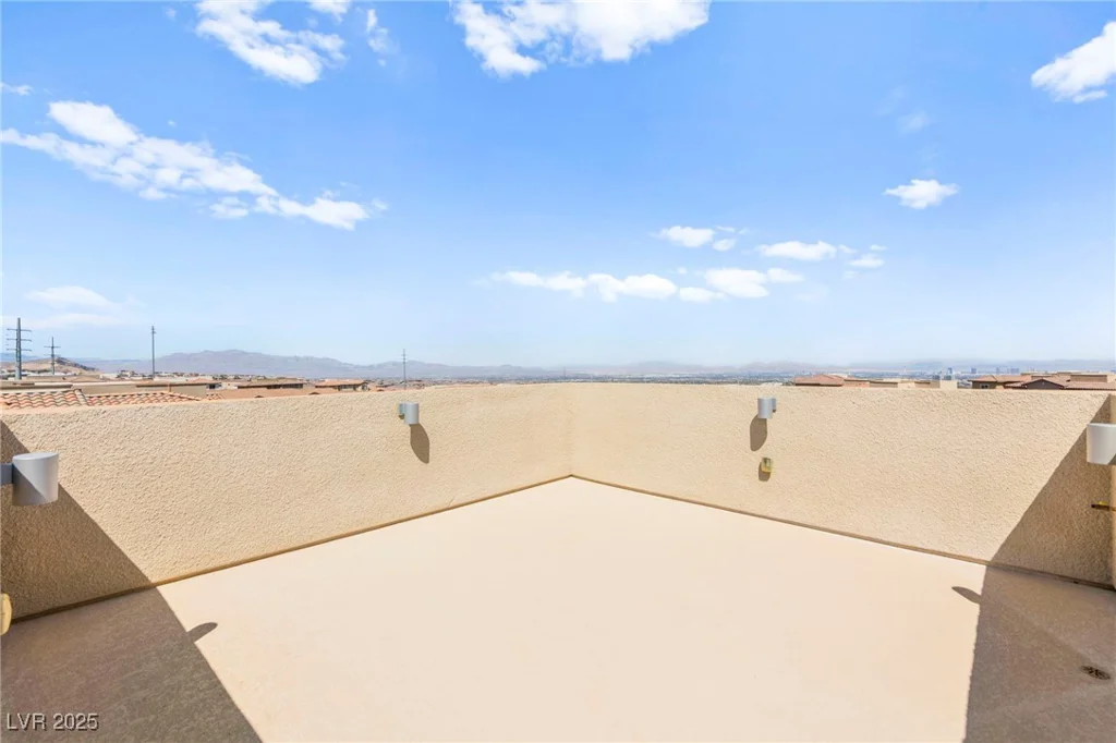 160 Lomita Heights, Las Vegas, NV 89138