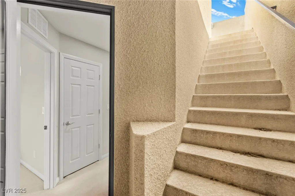 160 Lomita Heights, Las Vegas, NV 89138