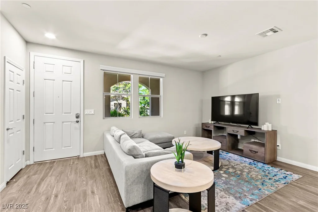 160 Lomita Heights, Las Vegas, NV 89138