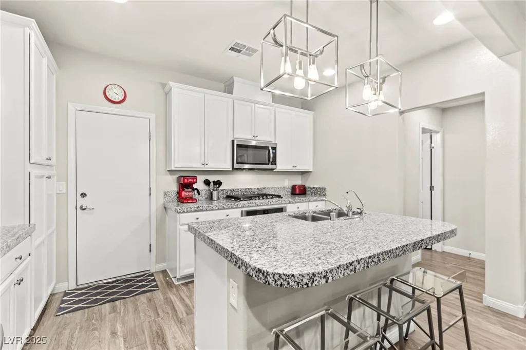 160 Lomita Heights, Las Vegas, NV 89138