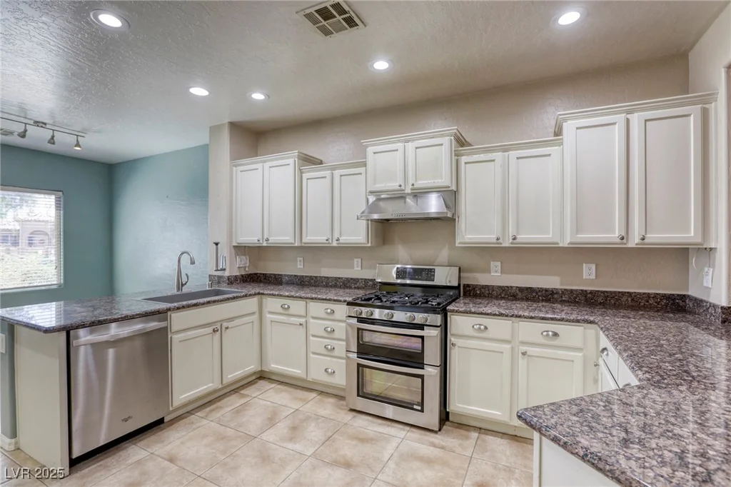 4124 Gliding Gulls, North Las Vegas, NV 89084