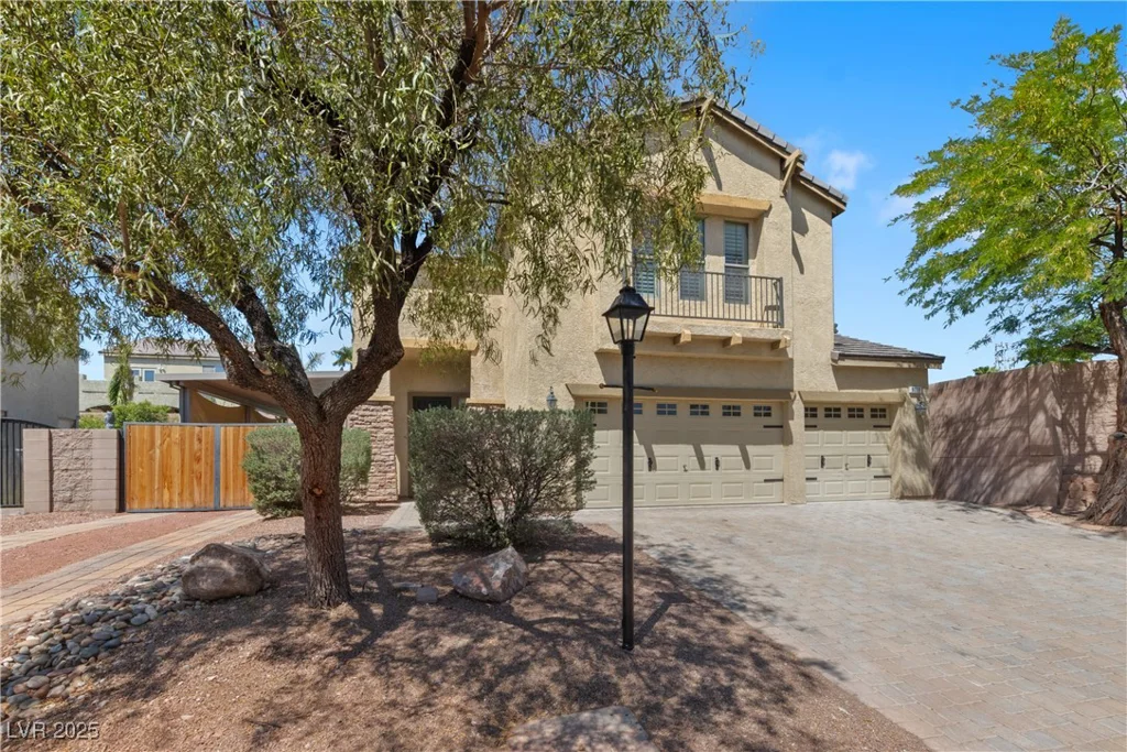 8029 Chablis Bay, Las Vegas, NV 89131
