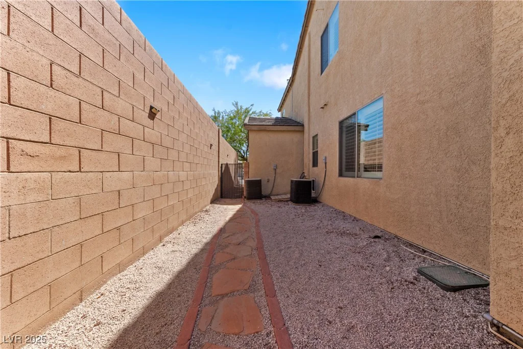 8029 Chablis Bay, Las Vegas, NV 89131