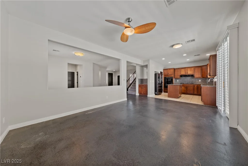 8029 Chablis Bay, Las Vegas, NV 89131