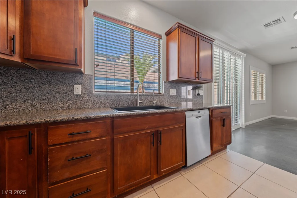 8029 Chablis Bay, Las Vegas, NV 89131