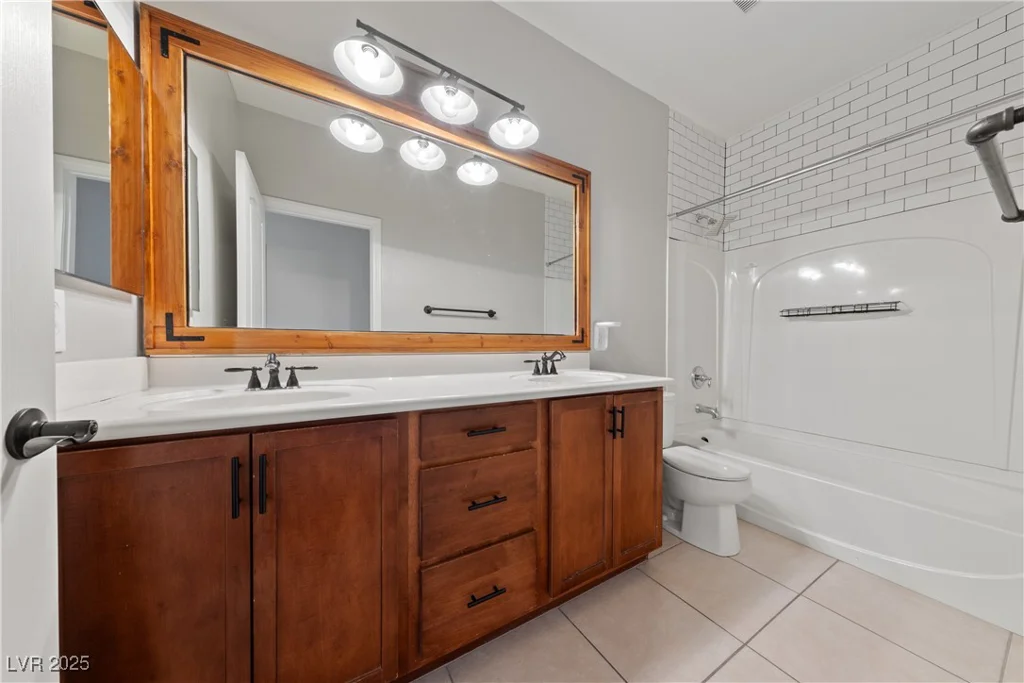 8029 Chablis Bay, Las Vegas, NV 89131