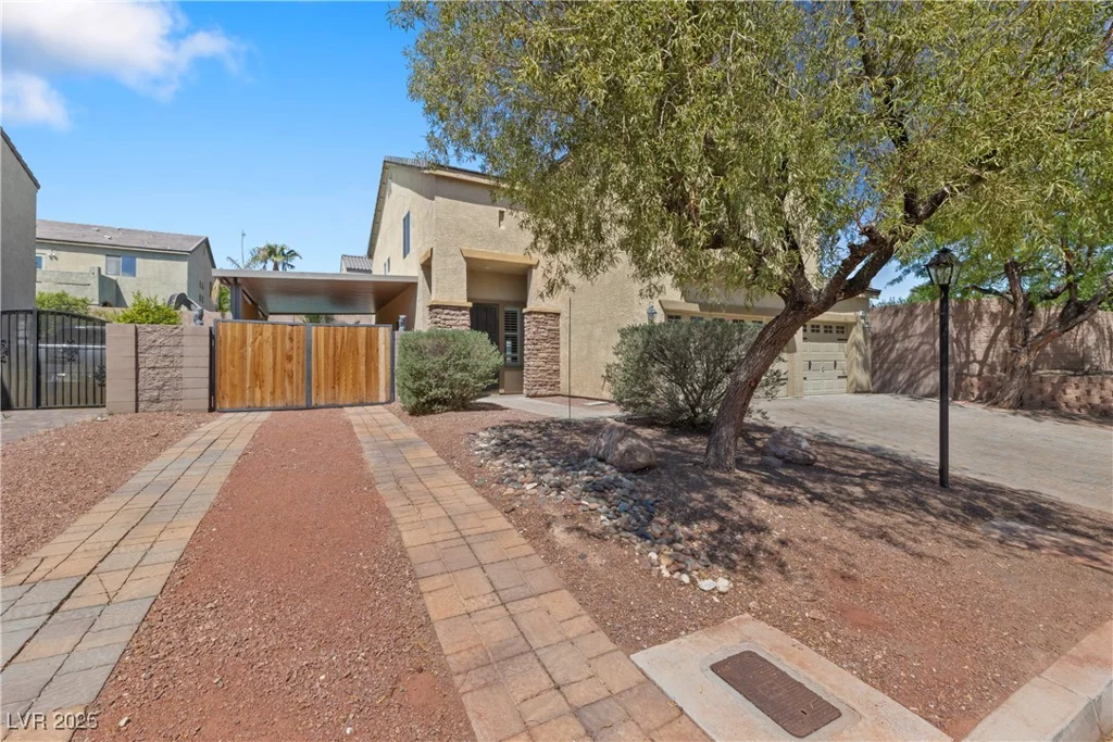 8029 Chablis Bay, Las Vegas, NV 89131