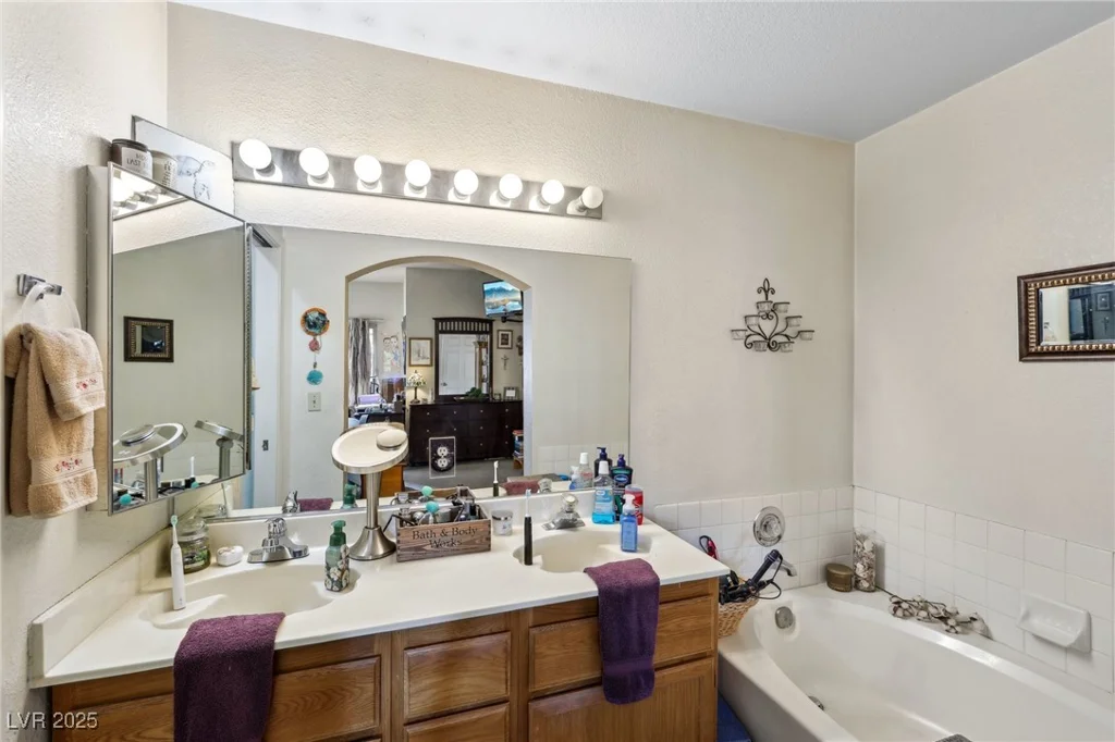 2809 Du Barry Manor, Las Vegas, NV 89108
