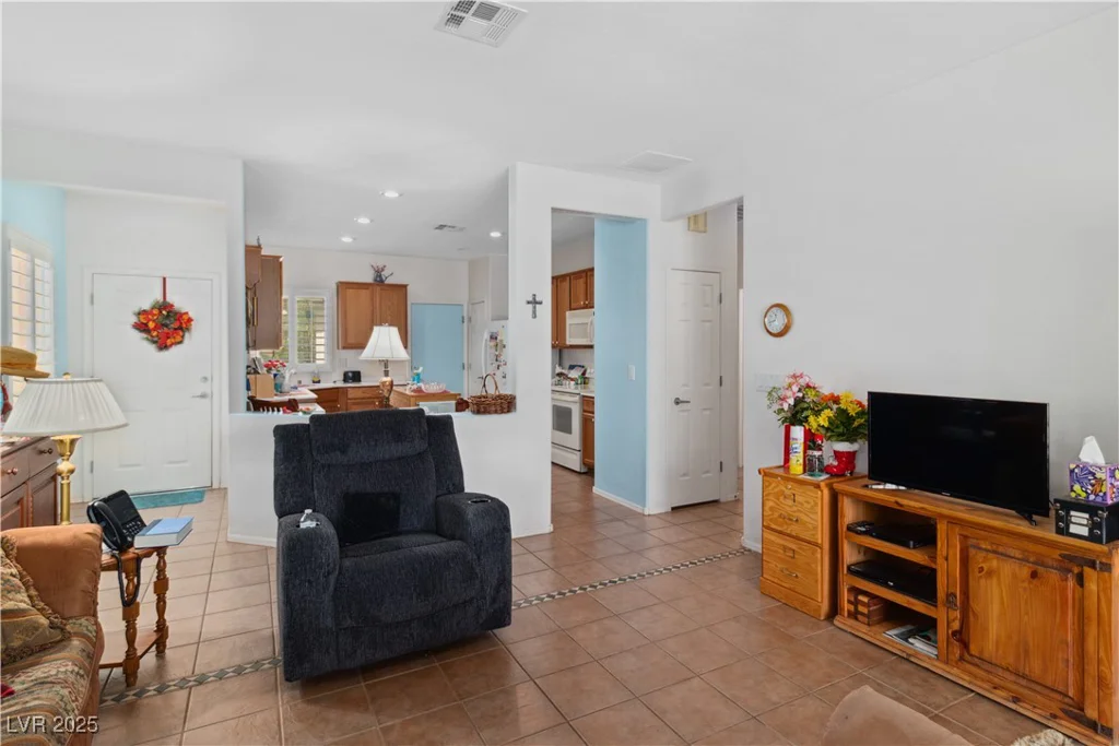 7934 Kiskadee, North Las Vegas, NV 89084