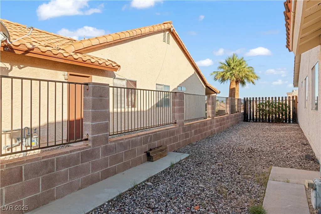 2285 Carved Canyon, Laughlin, NV 89029