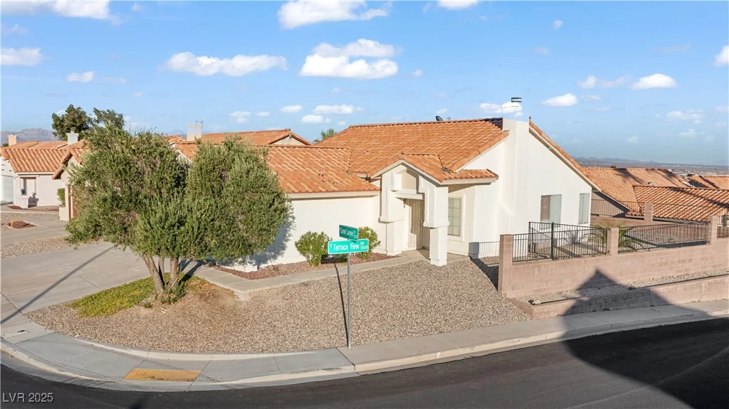 2285 Carved Canyon, Laughlin, NV 89029