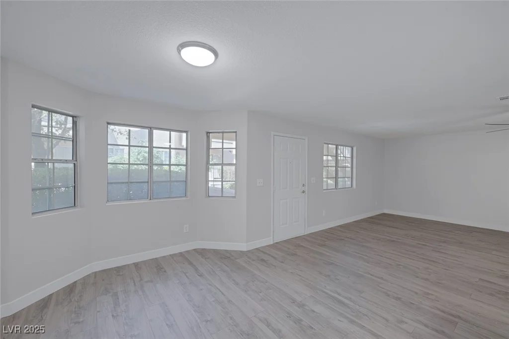 8410 Eldora, Las Vegas, NV 89117