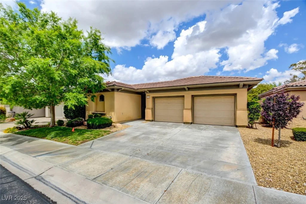 4 Chatmoss, Henderson, NV 89052