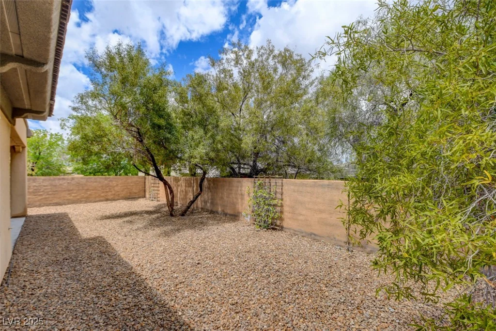 4 Chatmoss, Henderson, NV 89052