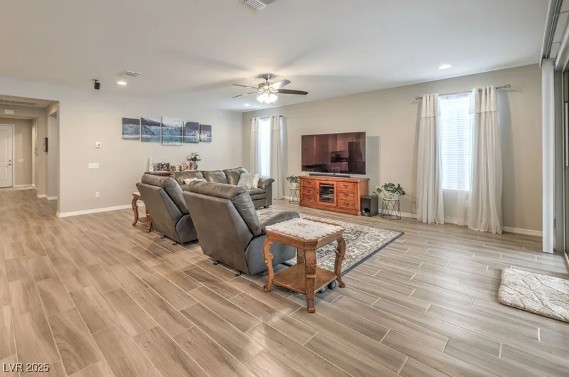 8257 Skye Peak, Las Vegas, NV 89166