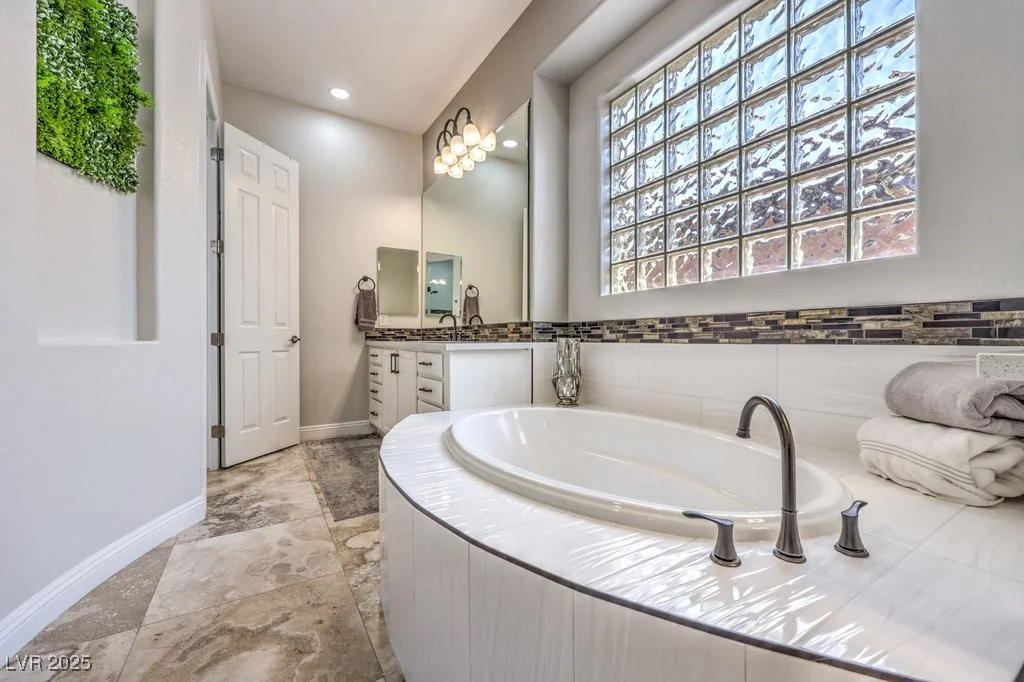 409 Lake Windemere, Las Vegas, NV 89138