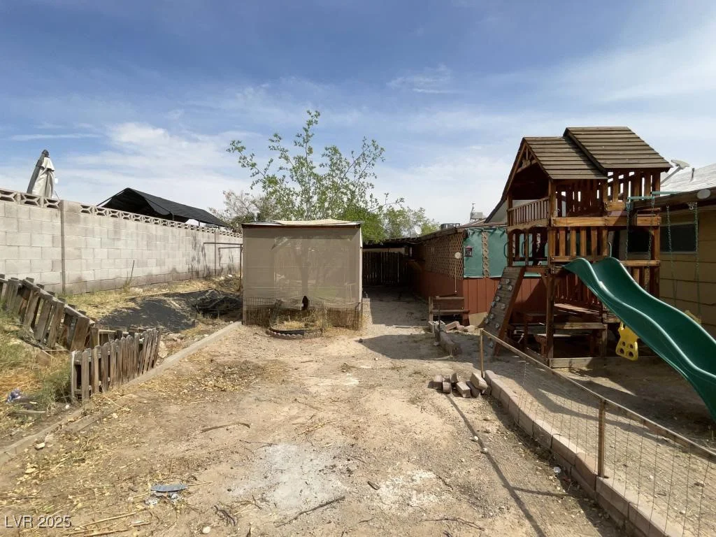 204 Bradshaw, Las Vegas, NV 89145