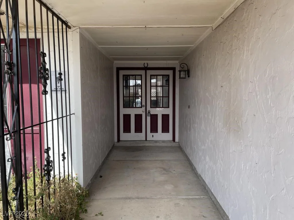 204 Bradshaw, Las Vegas, NV 89145