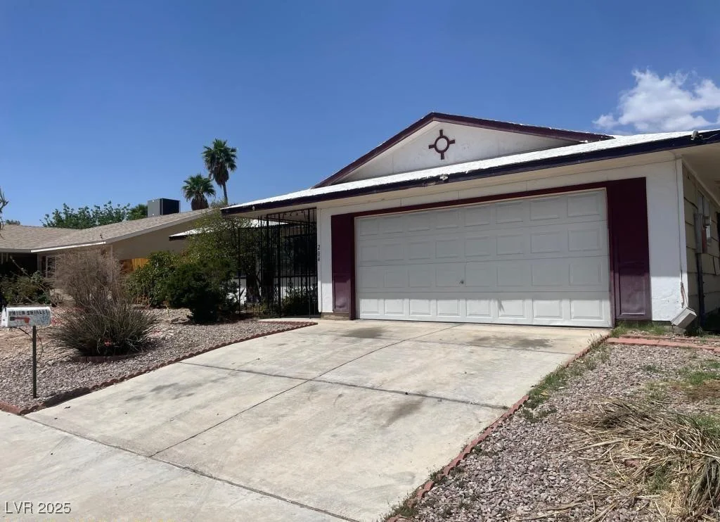 204 Bradshaw, Las Vegas, NV 89145