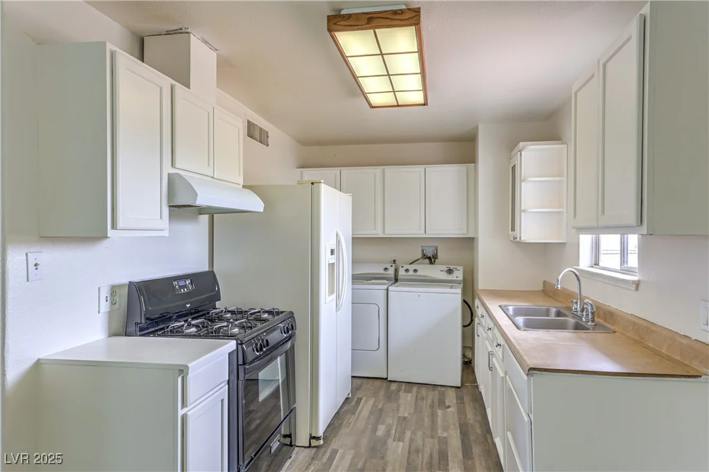 2825 Berg, North Las Vegas, NV 89030