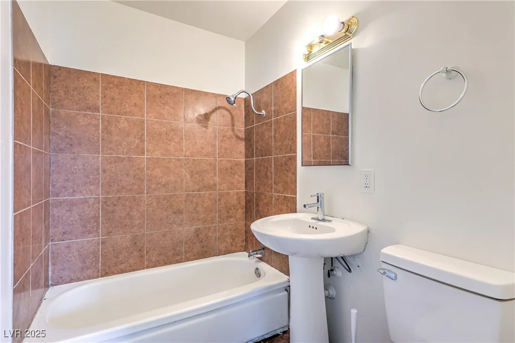 2825 Berg, North Las Vegas, NV 89030