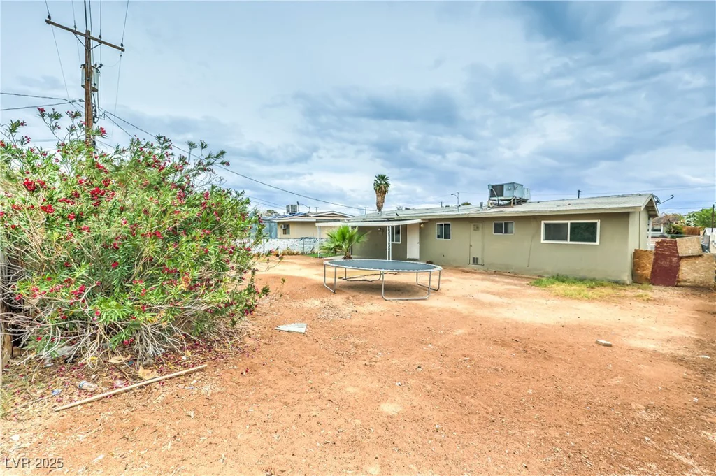 2825 Berg, North Las Vegas, NV 89030