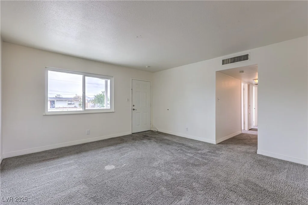 2825 Berg, North Las Vegas, NV 89030