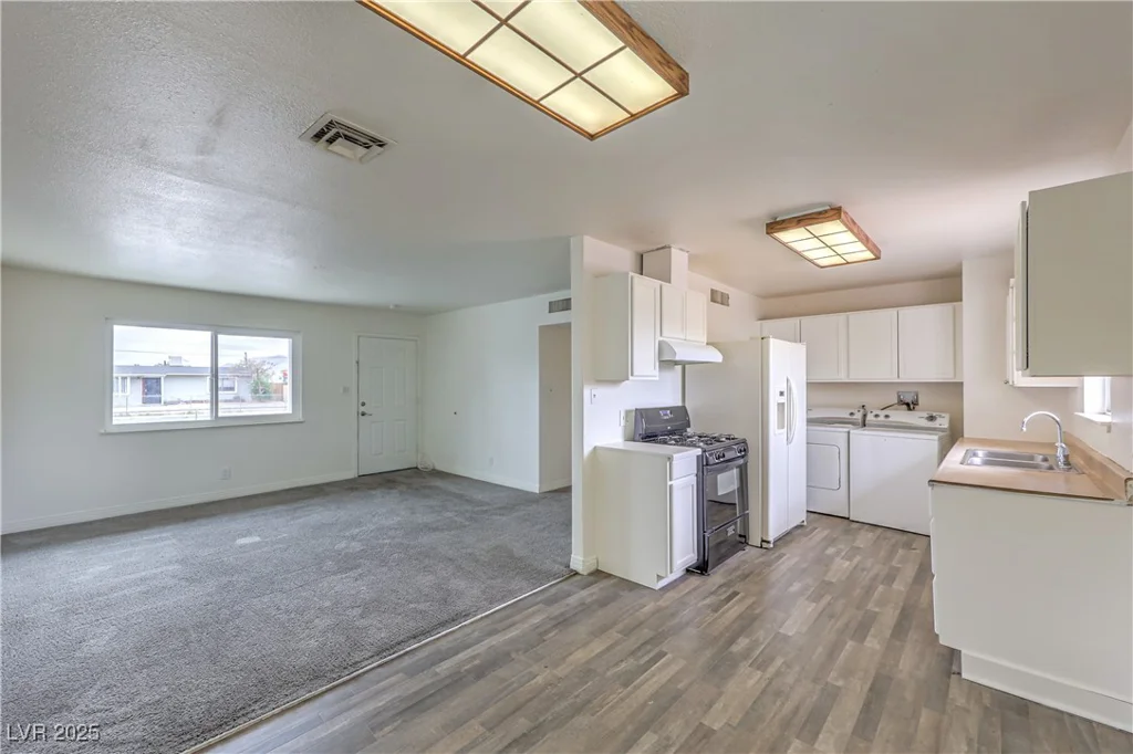 2825 Berg, North Las Vegas, NV 89030