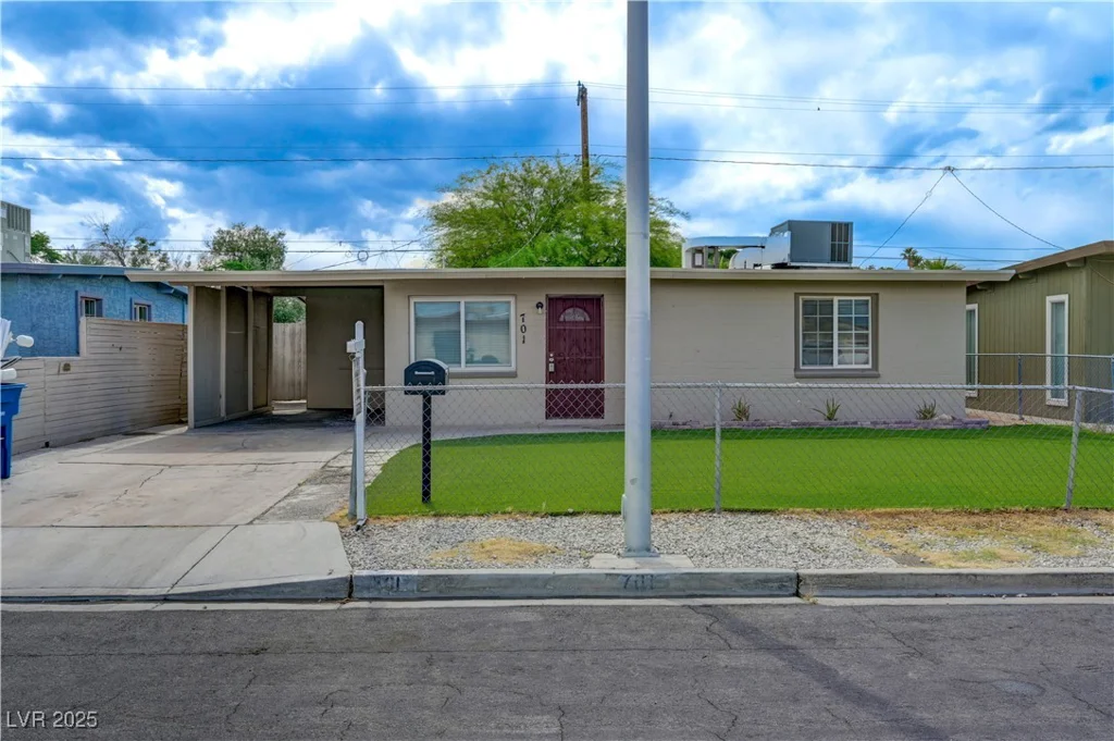 701 Harvard, Las Vegas, NV 89107