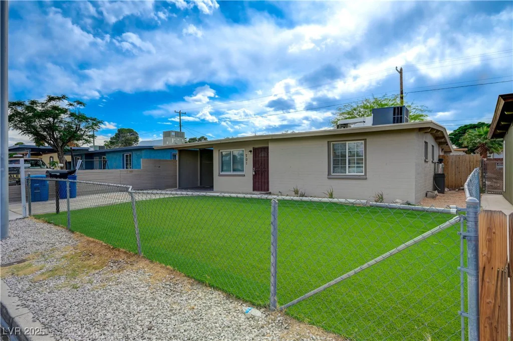 701 Harvard, Las Vegas, NV 89107
