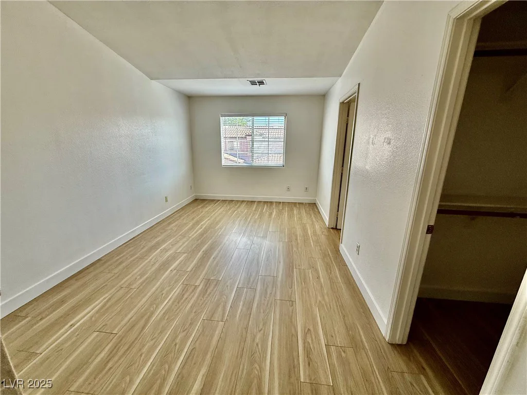2524 Charleville, Las Vegas, NV 89106