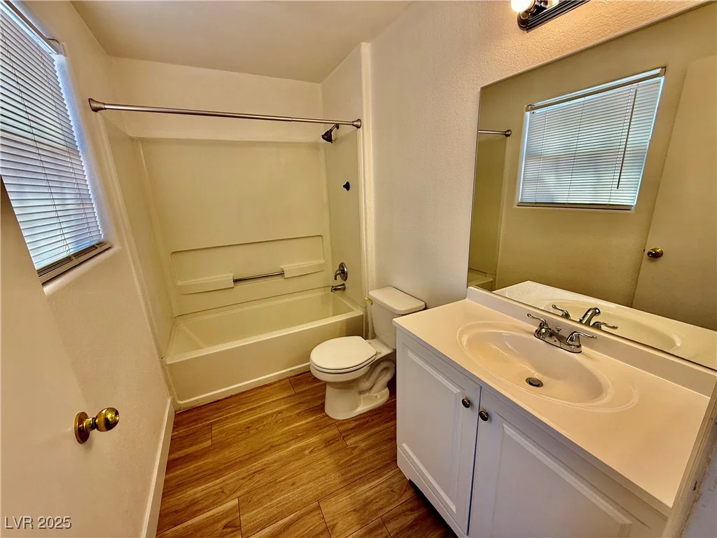 2524 Charleville, Las Vegas, NV 89106