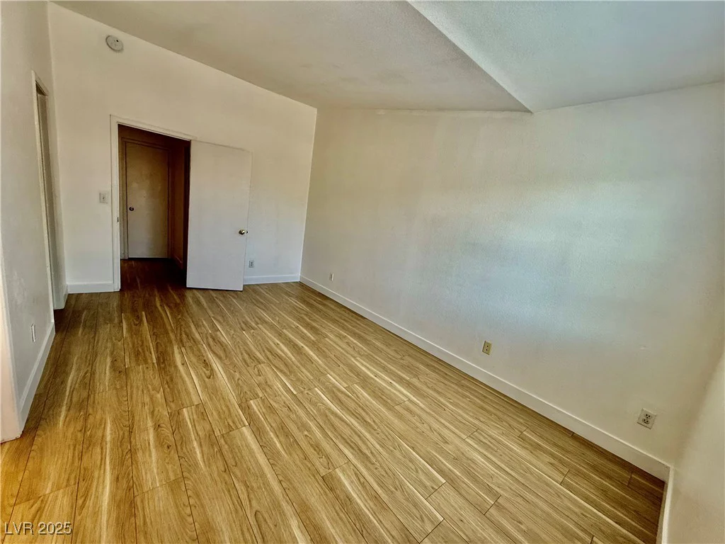 2524 Charleville, Las Vegas, NV 89106