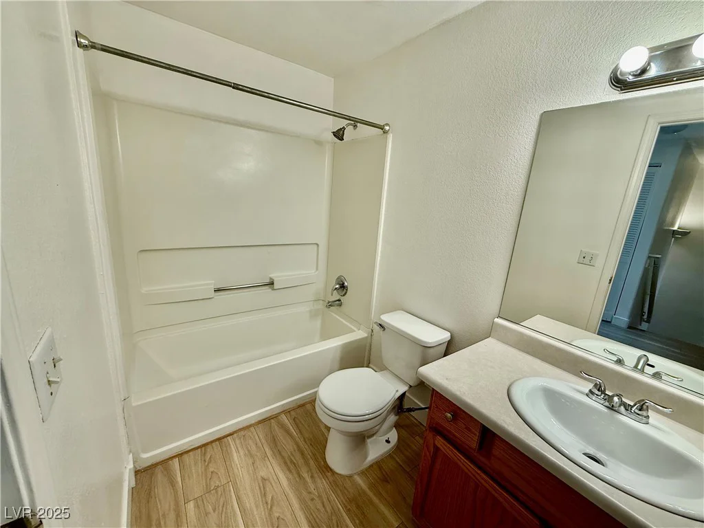 2524 Charleville, Las Vegas, NV 89106