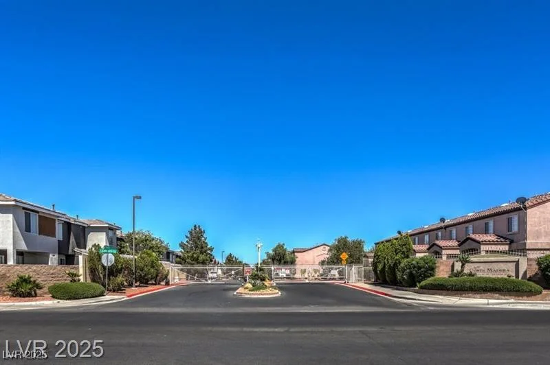 2524 Charleville, Las Vegas, NV 89106