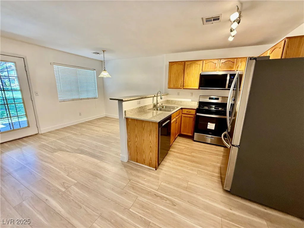 2524 Charleville, Las Vegas, NV 89106