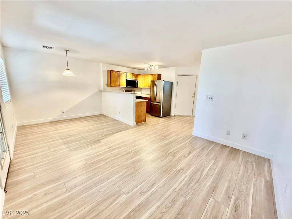 2524 Charleville, Las Vegas, NV 89106