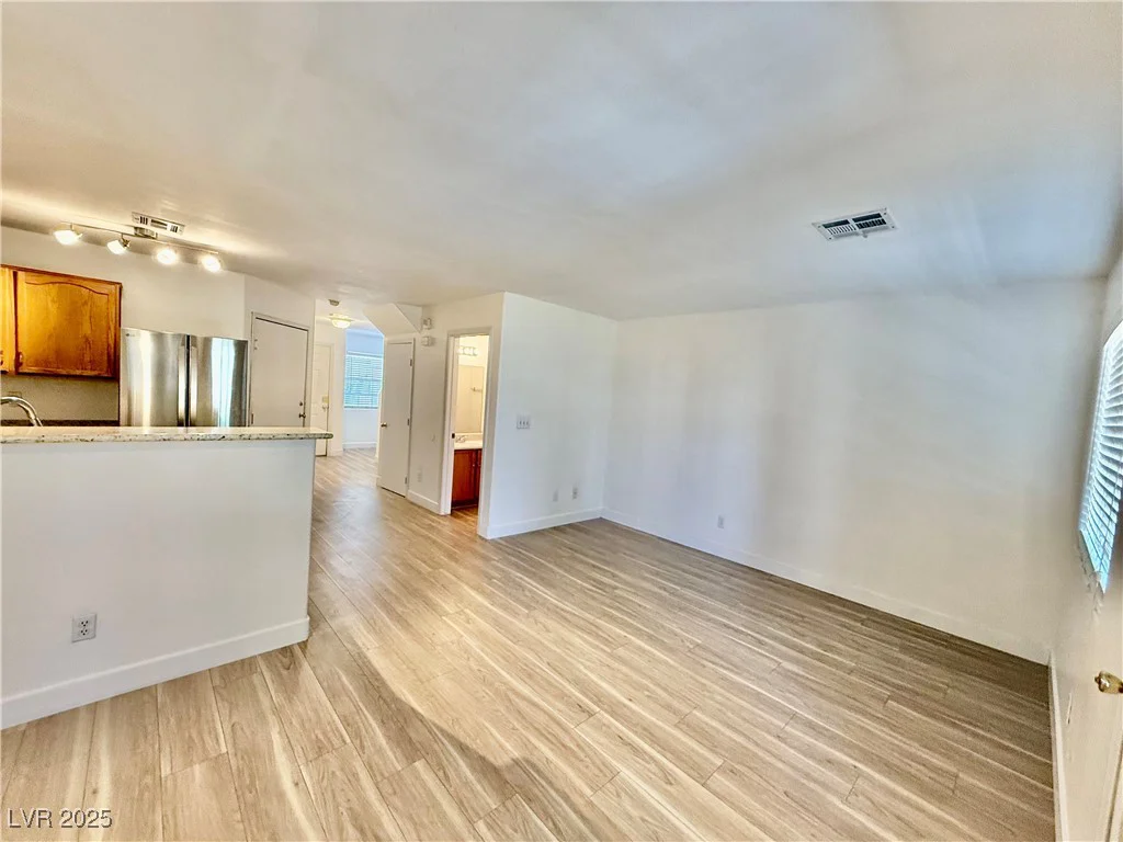 2524 Charleville, Las Vegas, NV 89106