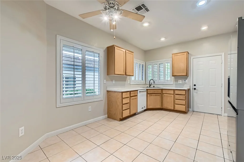 2152 Mountain City, Henderson, NV 89052