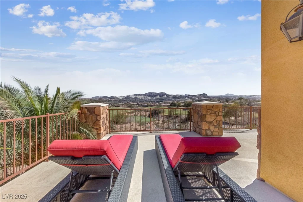 16 Cerchio Basso, Henderson, NV 89011