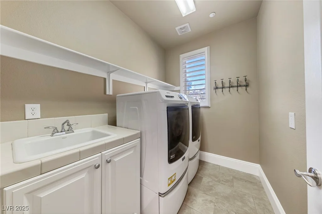 16 Cerchio Basso, Henderson, NV 89011