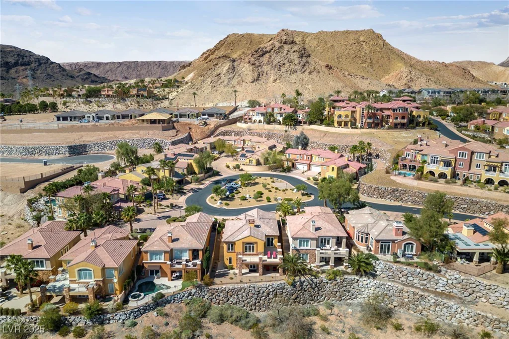 16 Cerchio Basso, Henderson, NV 89011
