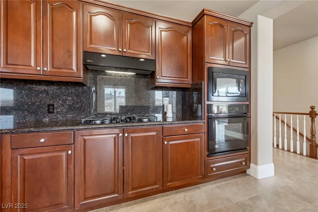 16 Cerchio Basso, Henderson, NV 89011