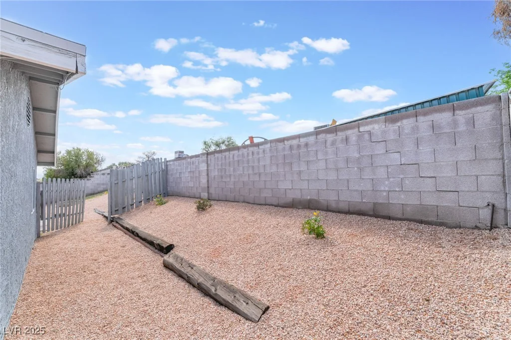 508 Van Dornum, Henderson, NV 89011