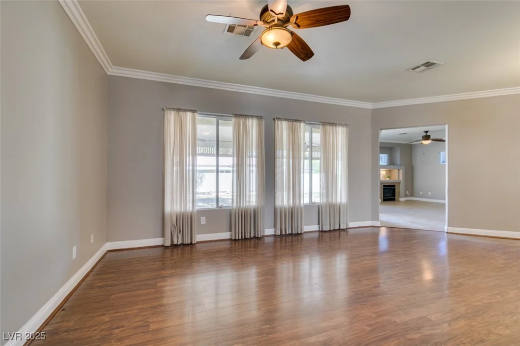 1454 Erskine, Las Vegas, NV 89123