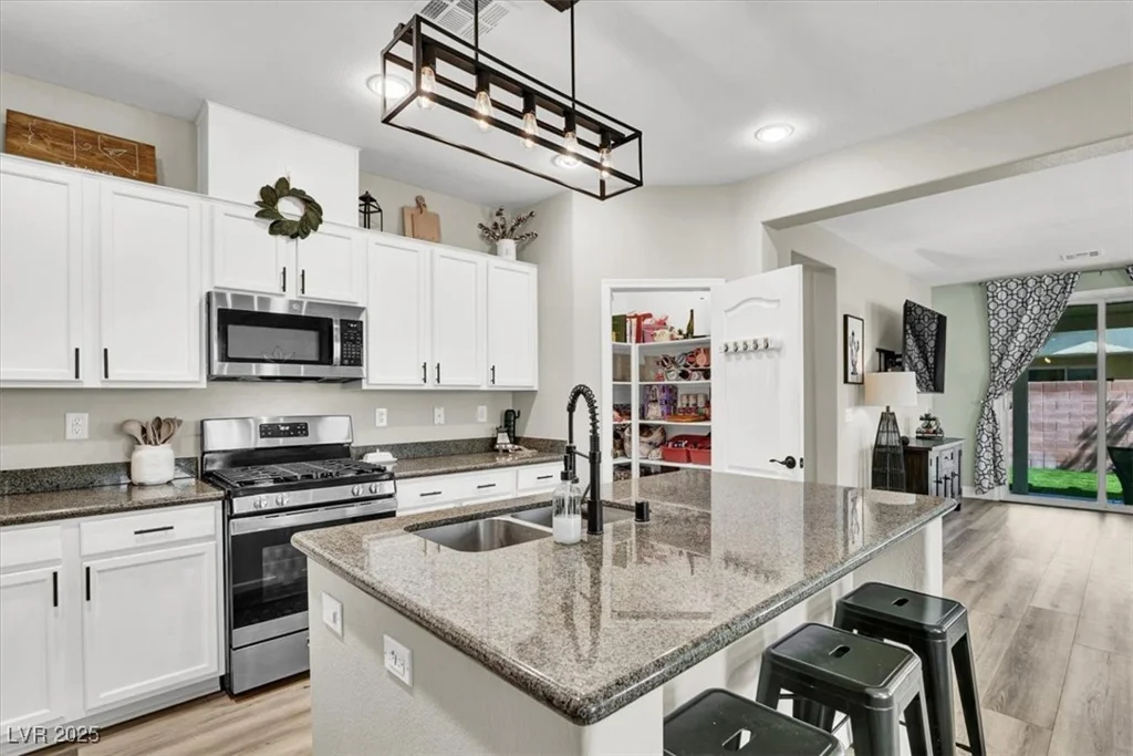 10426 Mount Washington, Las Vegas, NV 89166
